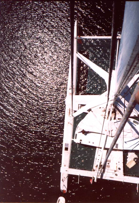 Blik vanuit de 33 meter lange mast